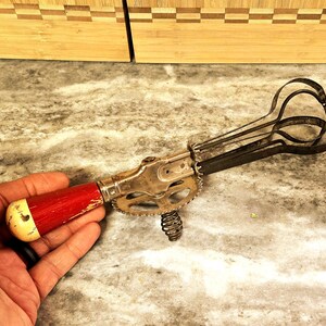 Vtg Kitchen Egg Beater Display Hand Crank Appliance