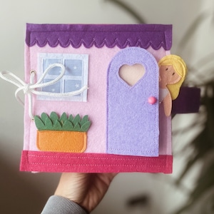Regalo de casa de muñecas para niñas, juego portátil, libro sensorial, actividad Montessori, juego de tela de fieltro