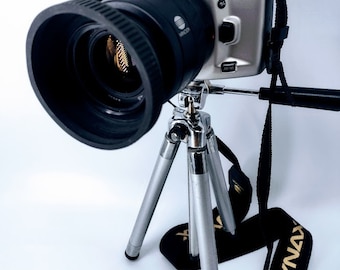Vintage Minolta Dynax 500si 35mm SLR Film Camera with 35-70 mm Lens Kit. Nostalgic
