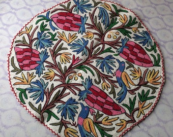 Alfombra de lana Kashmiri Namda "Mandala del Himalaya" / alfombra de lana afieltrada Alfombra tradicional de fieltro Kashmiri "Namda", de 90 cm de diámetro.