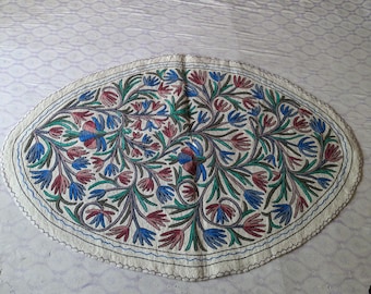 Beautiful 6Ft4Ft Floral Oval W Namda Rug | Made in Kashmir, Felted Hand Embroidered Rug. Boho Rug, Woolen Rug, Living Room rug