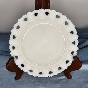 Kenaple Co Hearts Milk Glass Plate
