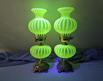 フェントン クランベリーガラス ワイルドローズランプ; フェントン