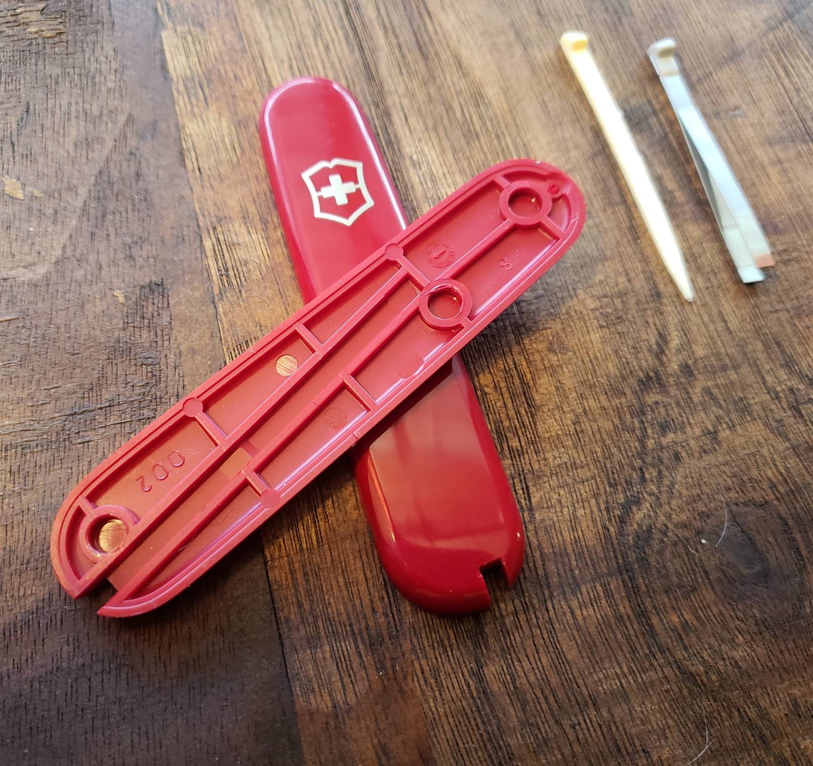 victorinox 84mm replacement scales