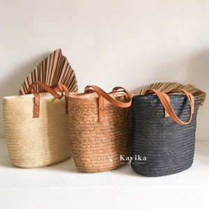Sac en paille avec lanière en cuir - Naturel et léger, Sacs panier, Sacs à bandoulière, Sac à main, Sacs pour femme, Cadeau pour maman, Cadeau pour elle