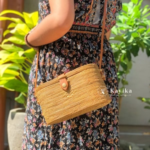 Aura Rattan Schultertasche, Frauen Taschen, Boho Rattan Umhängetasche – Handmade in Bali, Stroh Schultertasche, Sommer gewebte Taschen, Geburtstag Geschenke