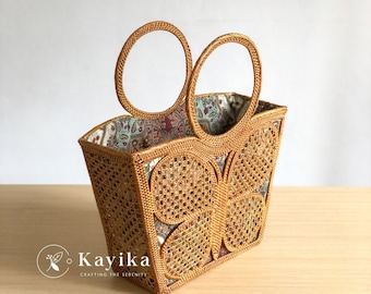 Bolso de ratán con mariposa y forro batik – Bolso de playa tejido a mano con asa superior