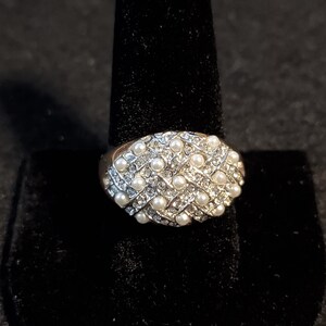 Beautiful Vintage Thick Basket Weave Costume Diamond and Pearls Gold Toned Ring ! Perfect for a Gatsby Party or a Classy Night Out!