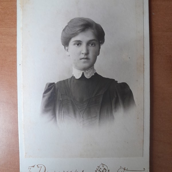 Tsarist Russia cabinet portrait, Young woman, Kalouga, Russian inscription, Woman friendship, Black White photo, pre-1917, Collectible Photo