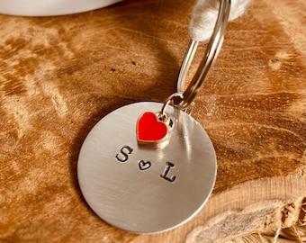 Personalisierter Schlüsselanhänger, Schlüsselanhänger mit Initialen, Herz, Geschenk für Partner, Schlüsselanhänger mit Namen, mit Buchstaben