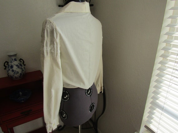 Crisp 70s boho prairie cottage core collared blou… - image 3