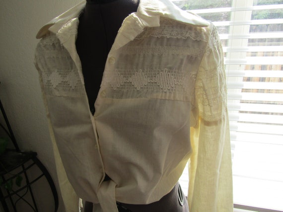 Crisp 70s boho prairie cottage core collared blou… - image 1