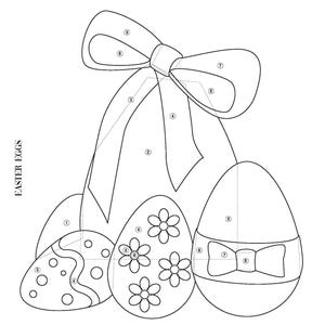 Może przedstawiać: Czarno-biała ilustracja liniowa trzech jajek wielkanocnych z kokardą na g&oacute;rze. Jajka są ozdobione r&oacute;żnymi wzorami, w tym kropkami, spiralami i kwiatami. Kokarda jest zawiązana wstążką.
