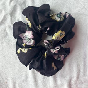 Handmade Scrunchies from Thrifted Fabric: Eco-Friendly Hair Ties