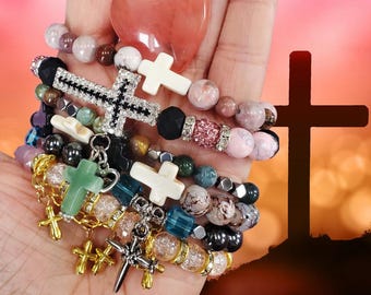 Caja de regalo para pulseras con temática de cruz