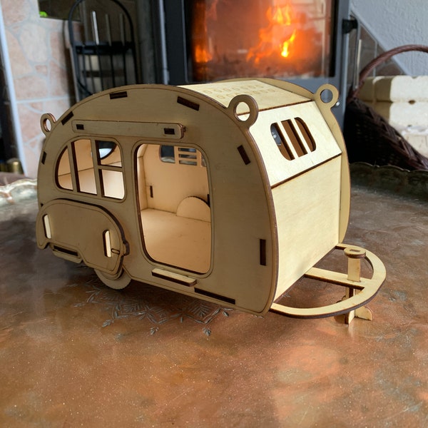 Vogelhäuschen / Nistkasten "Camper Retro"