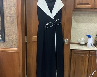 Stunning black and white vintage maxi dress size 12 vintage