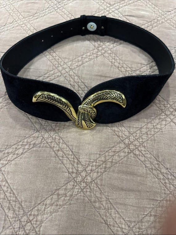 Vintage 80s Statement Belt Black Suede Leather Gold Ornate Buckle Wide Thick Vintage 80s Womens Black Suede Leather Belt Gold Metal  main image 3