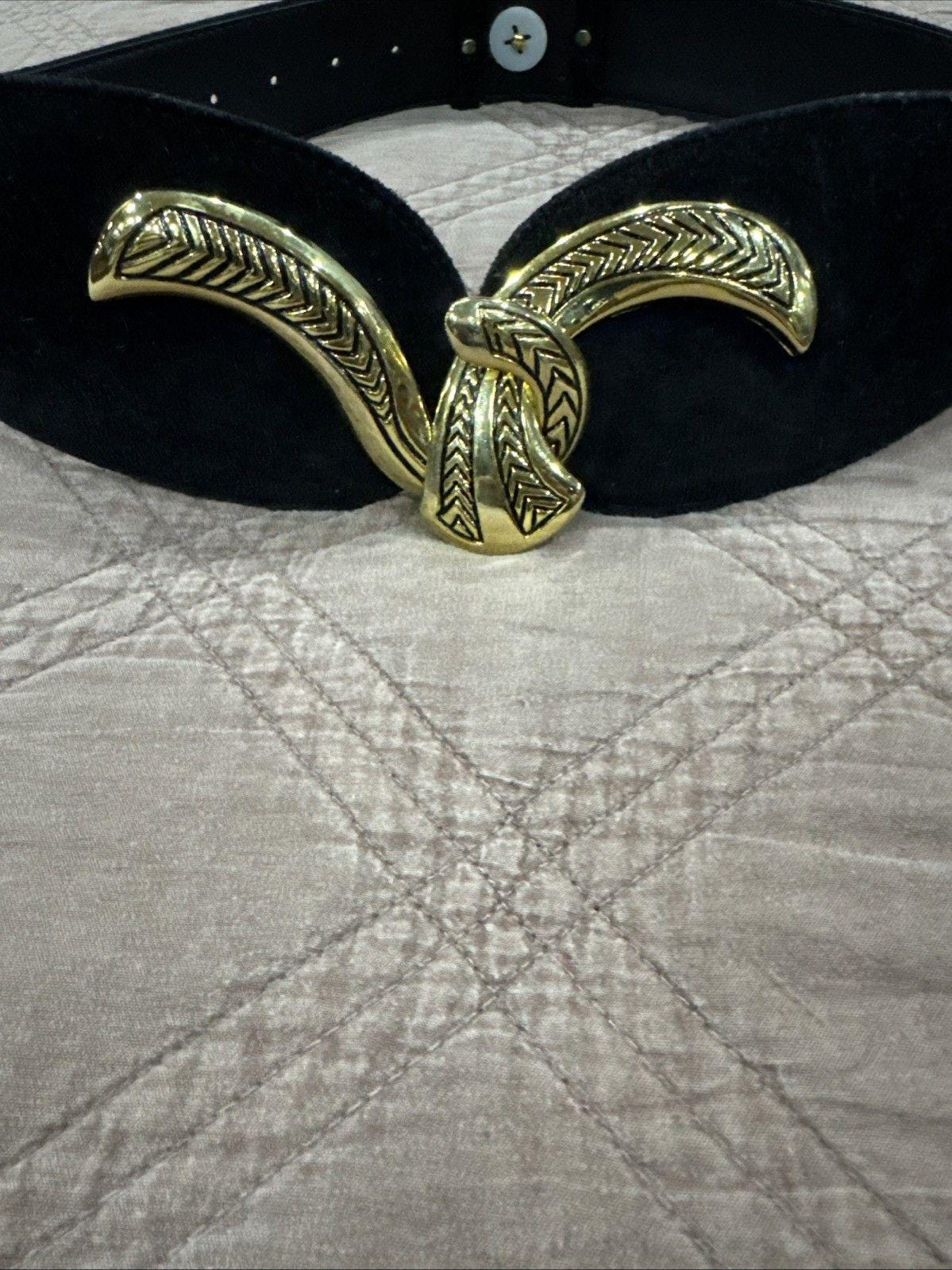 Vintage 80\'s Wide‎ V Belt Black Suede Ornate Gold Etched Hook Buckle Art to Wear Vintage 80 main image 4