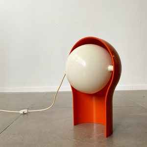 Vintage space age ‘Telegono’ Orange Table Lamp by Vico Magistretti for Artemide 1968 Italy