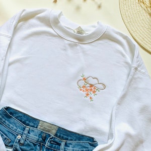 Cowboy Hat and Flowers Embroidered Crewneck Sweatshirt | Cowgirl Sweatshirt | Gift for Horse Lovers | Farm Style | Cottage Core