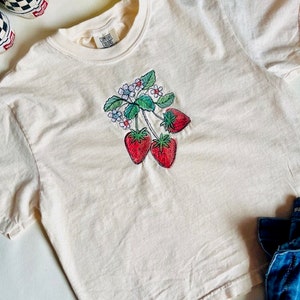 LUZ EMBROIDERED STRAWBERRY SHIRT - RED