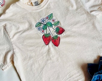 Strawberry Embroidered Midi Cropped Crewneck Tee