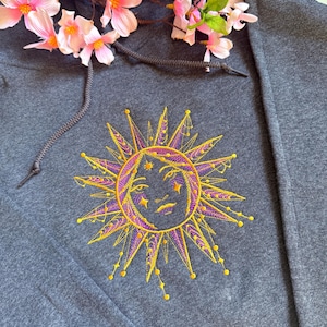 Sudadera con capucha bordada con sol gitano / Sudadera con capucha con sol / Sudadera de verano / Carta del Tarot del sol