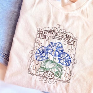 Camiseta bordada Morning Glory Seeds: Camiseta con gráfico de naturaleza