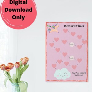 Puede incluir: Gráfico de recompensas imprimible rosa con un unicornio con una corona de flores y una nube con una cara sonriente. El gráfico tiene 12 corazones en un camino que lleva a la nube. El texto "Reward Chart", "Reward" y "Yay! You made it Well Done!" está incluido.