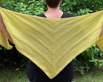 Simple Triangular Shawl Knitting Pattern for Beginners - Instant download  (PDF file) - Indispensable Shawl