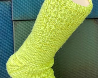 Terrace Socks Knitting Pattern (PDF) Adult toe-up sock knitting pattern - Easy cabled sock knitting pattern