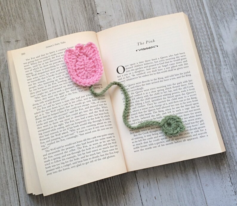 Tulip Bookmark Crochet Flower, Handmade Book Lover Gift, Spring Flowers, Book Club, Easter Gift image 2