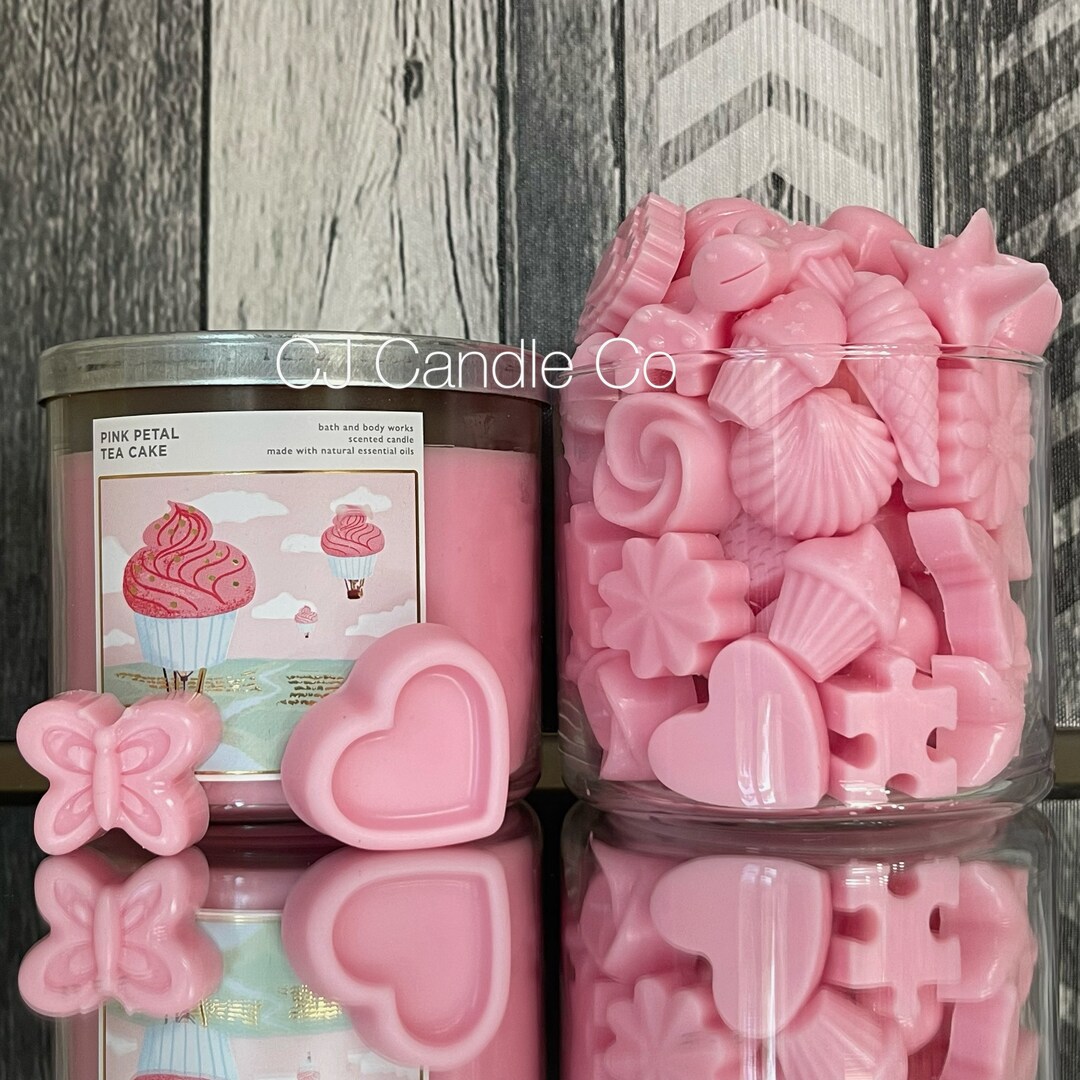 Bath & Body Works Pink Petal Tea Cake 3-Wick Large Jar Candle – Scented Soy Wax – NEW