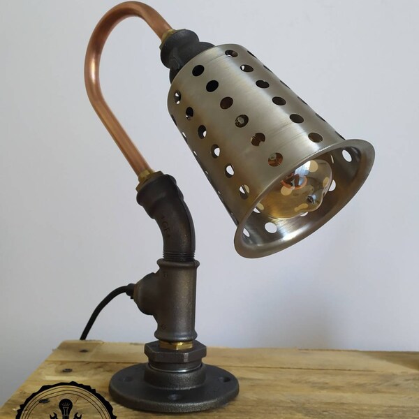 Lampe de type industriel, steampunk, vintage.