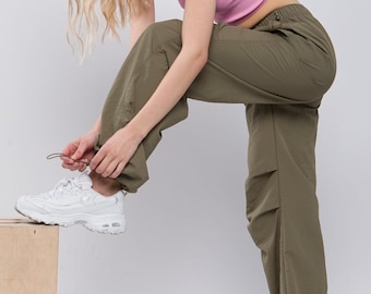 Women’s Toggle Tie Drawstring Parachute Cargo Pants, Comfortable, 80s 90’s Y2K Light Weight, Flap, WindBreaker Nylon Utility Jogger Pants