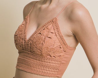 Haut court festif au crochet, bretelles réglables en dentelle caraco Bralette brodée texturée en noir blanc sauge S M L Meilleur ami Cadeau de remise des diplômes