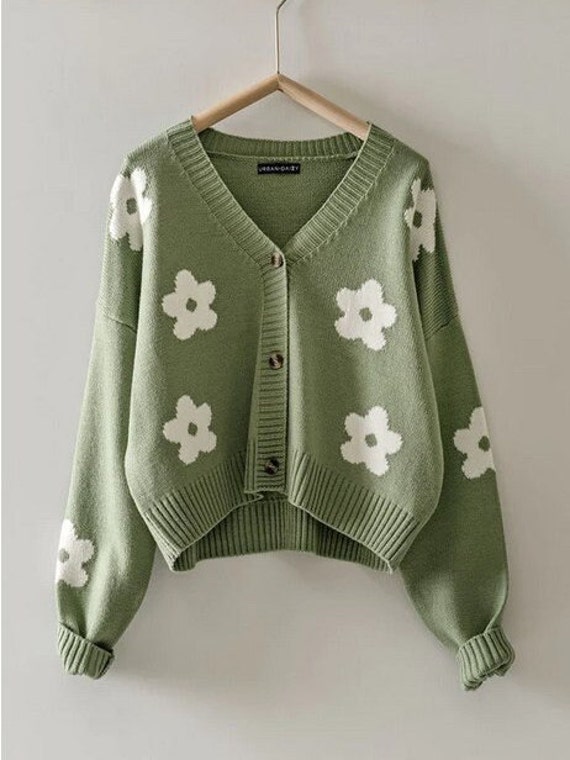 Daisy Flower Print Retro Sweater Cardigan Cozy and Stylish, Dolman Long Sleeves, Vneck, Button Closure, Super Soft Knit, Best Friend Gift - Etsy Daisy Flower Print Retro Sweater Cardigan Cozy and Stylish, Dolman Long Sleeves, Vneck, Button Closure, Super Soft Knit, Best Friend Gift - Etsy