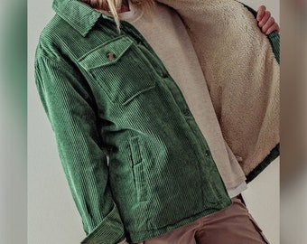 Gemütliche Cord-Shirt-Jacke mit Sherpa-Futter, Retro-Farben, Warm Shacket Seiten- und Brusttaschen, Knopfmanschetten, Western-Kragen, ihr Geschenk