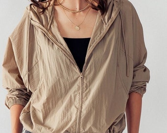 アウターその他 NERDY Women's Detachable Sleeve Windbreaker Sprinter Jacket | Drawstring Crop Windbreaker, Lightweight
