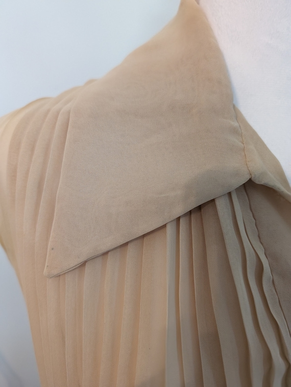 1940/50s cream pleated sleeveless sheer dress nee… - image 4