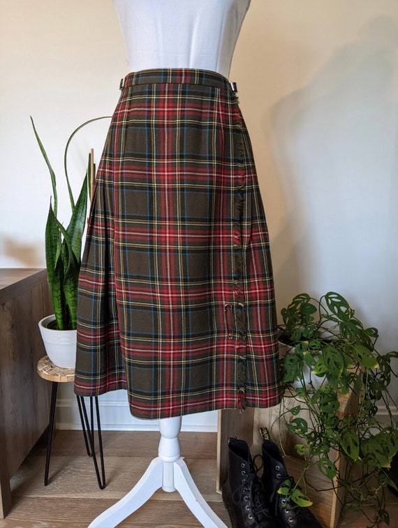 1970s Olive green wool pleated tartan skirt
