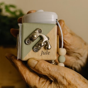 Cubo antiestresse para demência: brinquedo sensorial de madeira para pessoas com Alzheimer.