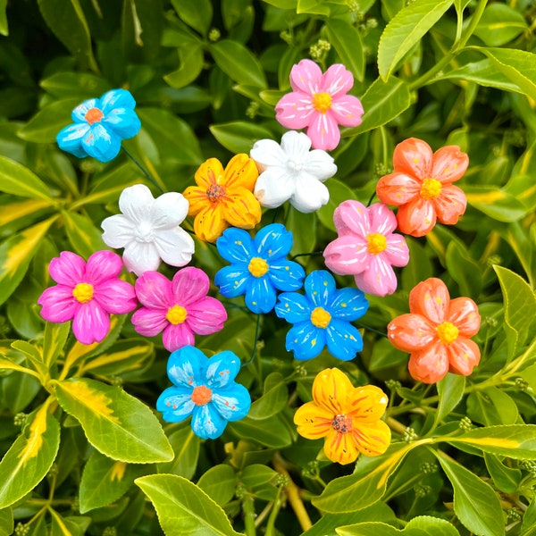 Keramikblumen // Blumenstecker // Deko Frühling // Blumen aus Keramik // Tischdeko Frühling // kleine Aufmerksamkeit zum Hochzeitstag