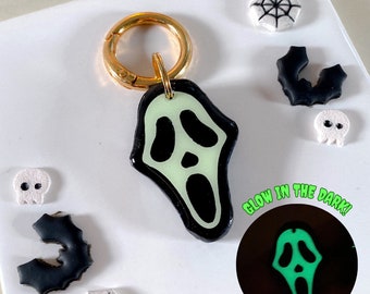 Scream Pet ID Tags, Halloween Personalized Tags, Dog ID Tag, Lost Dog Tag, Pet Gift, Dog Name Tag, Cat Name Tag, Glow In The Dark