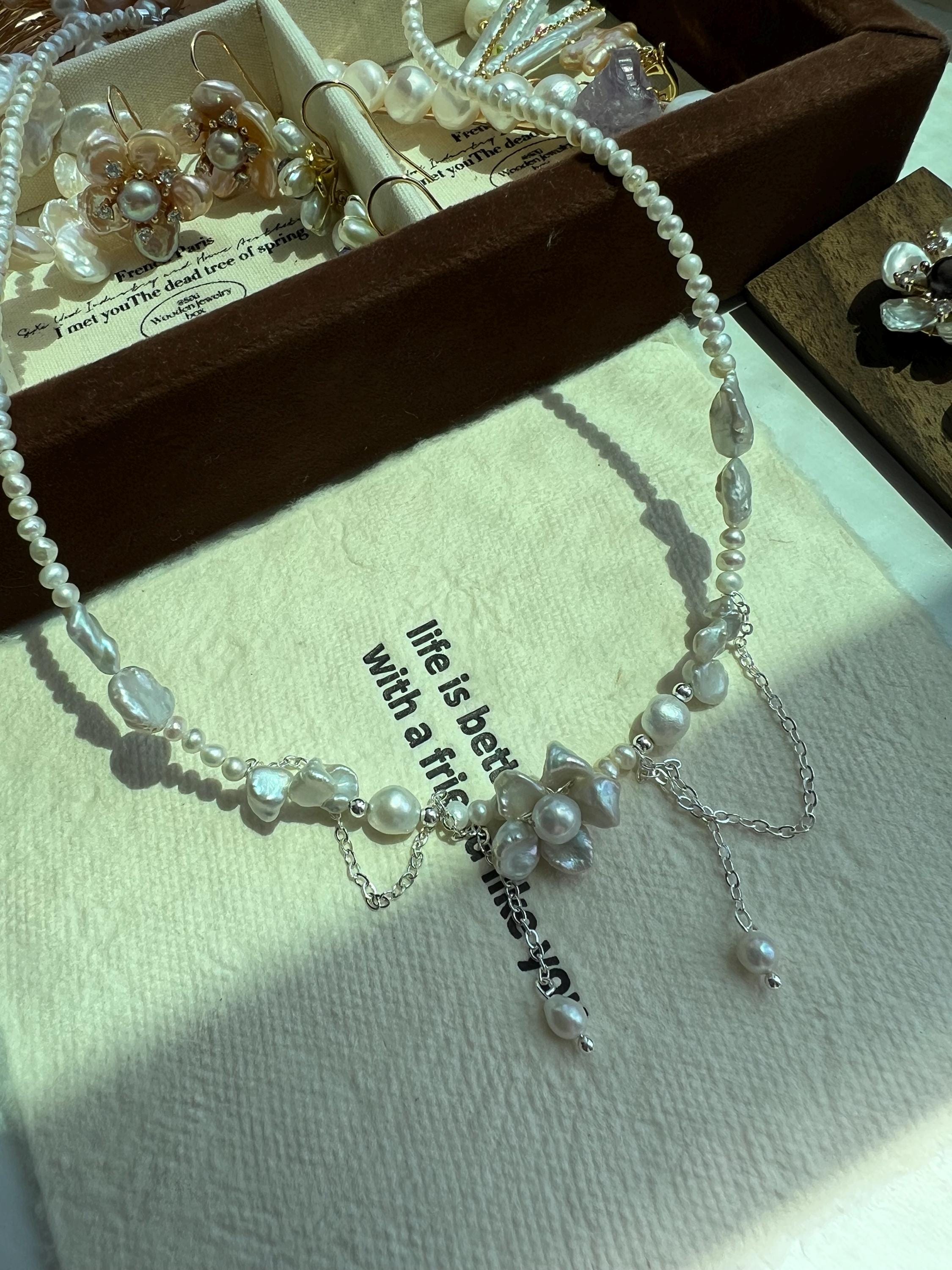 Lotus Karen Collana Di Perle Simulate – Girocollo Elegante Per Donna, Regalo Compleanno, Anniversario, Festa Della Mamma
