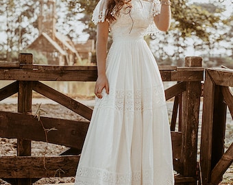 Vintage Off Shoulder A-Line Lace Bohemian Wedding Dress Boho Wedding Gown Simple Modern - Sun