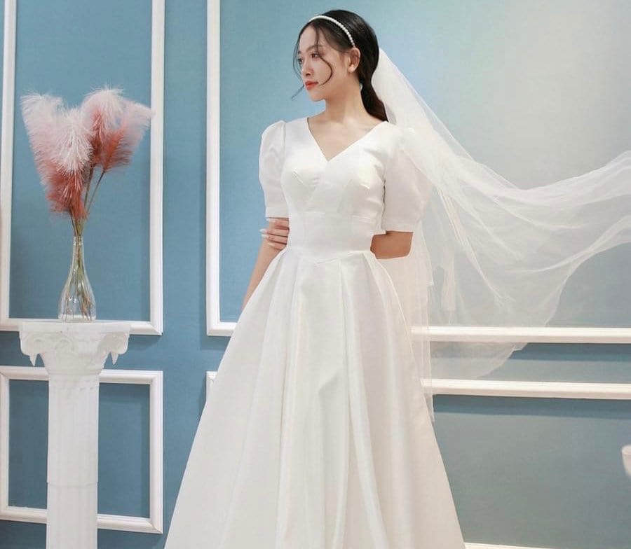 Modest Wedding Dress ANNIE Minimal Wedding Dress Simple Short Sleeves Wedding  Dress Satin Wedding Dress A-line Silhouette Elopement Dress -  Canada