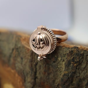 Love Pumpkin Faces medicine hold poison Ring, Rose gold plated, Handmade pill box Ring, October gift , Halloween Gift, open able ring 4 her