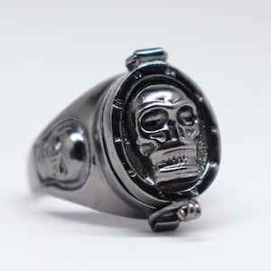 Vintage Poison Locket Skull Ring, Handmade Compartment Box Ring, Pill Box Ring,Secret Message Box Ring, Statement Ring,Gothic Men/Women Ring